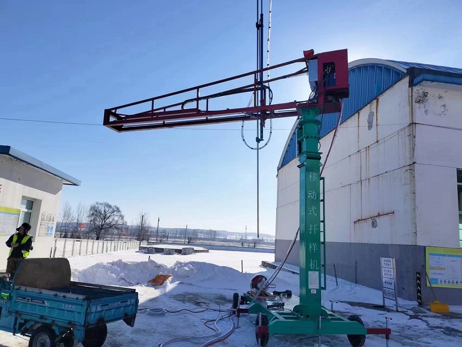 移動(dòng)式扦樣機圖片